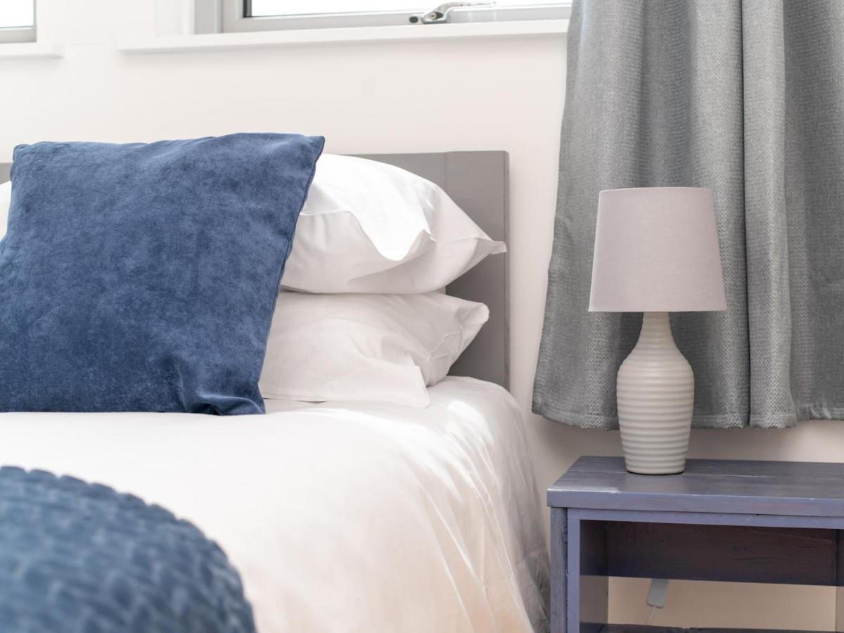 Pass The Keys Bright Modern One Bed Apartment - Bath City Centre Экстерьер фото